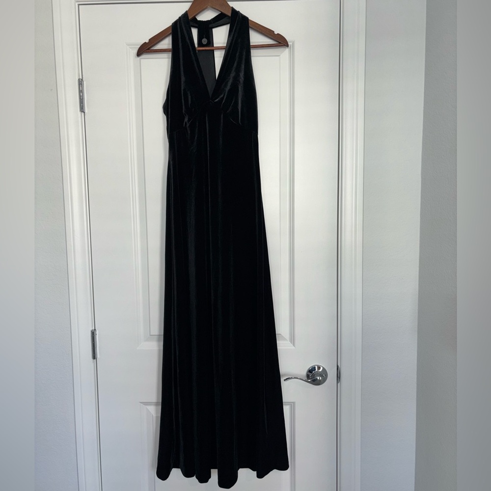 Vintage Cache Formal Halter T-Back Stretch Velvet Maxi Formal Y2K Dress